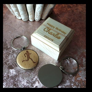 Läufer personalisierte Keyring benutzerdefinierte graviert Keychain Luxus Geschenk Box Silber Holz Name Datum Meldung Gravur Jogger PT Ausbildung Rennsport-Lauf