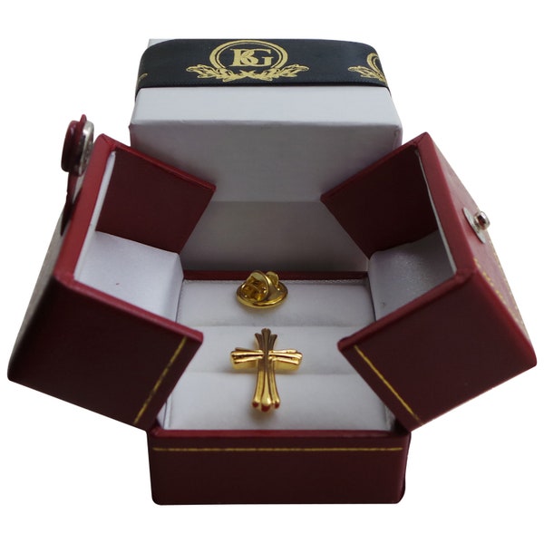 Goldkreuz Anstecknadel Verziertes 24k plattiertes Wappen für Christen C von E Geschenke Religiöses Schmuck Kirche Luxusgeschenk für Gebet Glaube Gelassenheit