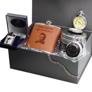Johnny Cash Geschenkkorb Personalisierte Taschenuhr Flachmann Schlüsselanhänger Gravur Luxus Set Man In Black Country und Western Geschenke Musik