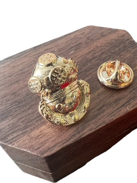 Divers Helmet Lapel Pin 18k Rose Gold Clad Luxury Gift Set Deep Sea ...