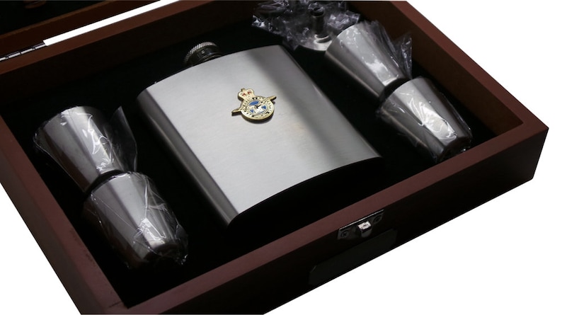 Personalised ROYAL MARINES Hip Flask Chess Set Pen Shot Glasses Wooden Case