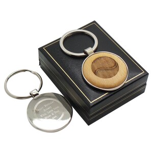 Baseball Schlüsselring Personalisiertes Silber Gravur Schlüsselanhänger Luxus Hülle Geschenkbox für Ballspieler Spiel Geschenkideen Sport Match Luxus Geschenk