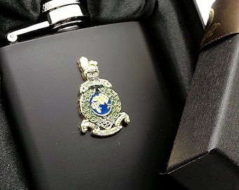 Petaca de los Royal Marines: Escudo de oro de 24 quilates, negro mate, en caja de regalo