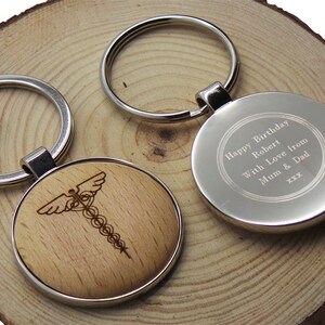 Medizinischer Caduceus Symbol Holz Schlüsselring personalisiert versilbert Gravur Schlüsselanhänger Luxus Box Geschenke für Arzt Krankenschwester Zahnarzt Pfleger