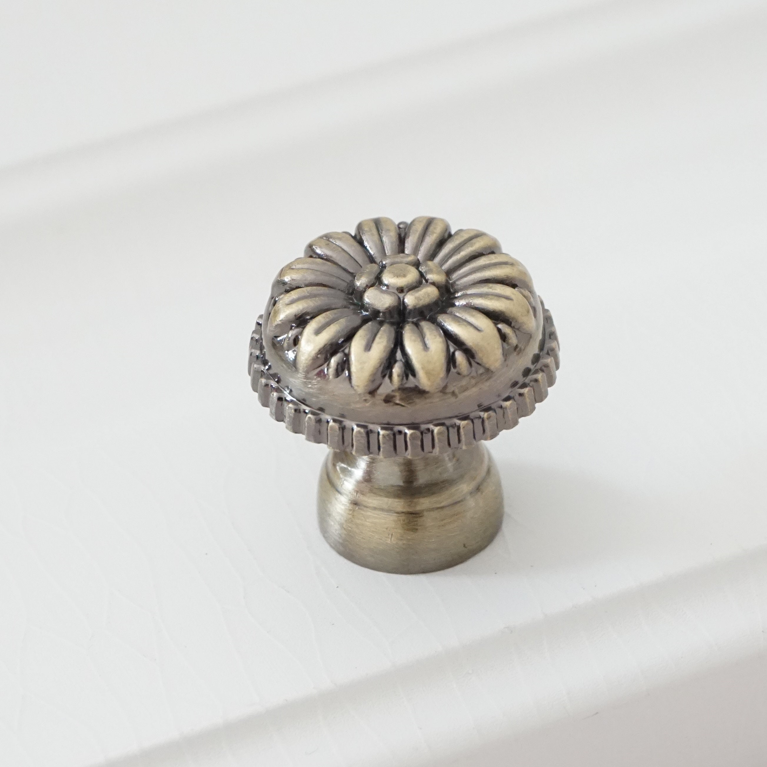 Antique Bronze Dresser Knob Drawer Knobs Pulls Handles Rustic Etsy