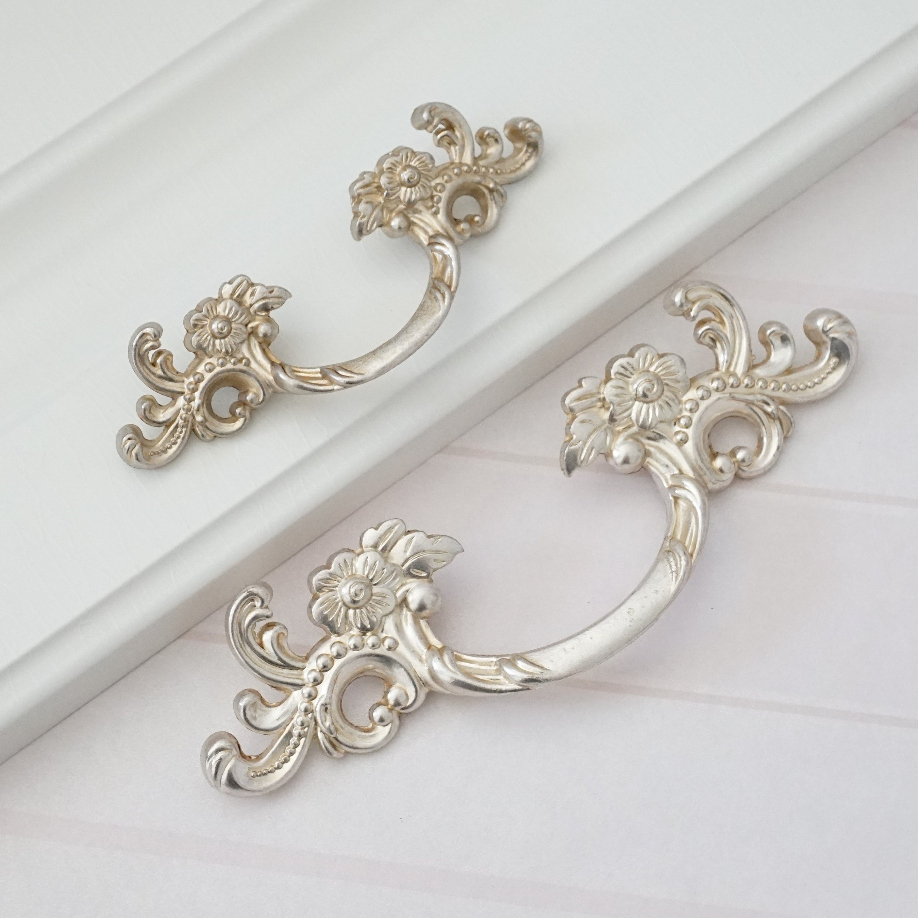 1.75 2.5 Shabby Chic Dresser Pull Drawer Pulls Door Handles Antique Silver  French Vintage Cabinet Knobs Handle 44 64 Mm 