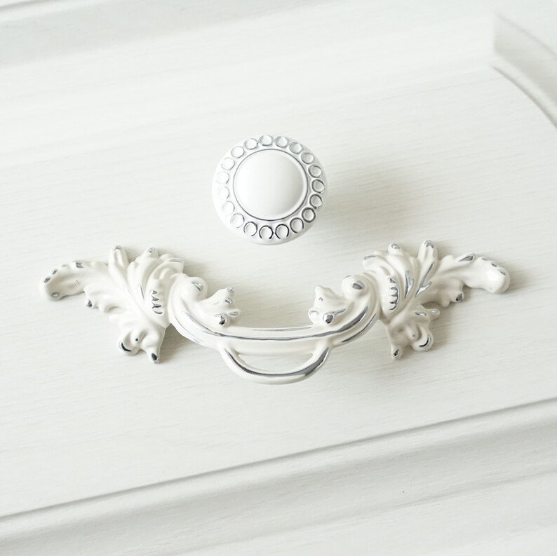 2 5 Shabby Chic Dresser Pulls Handle Drawer Knob White Silver Rustic Kitchen Cabinet Door Furniture Decor 64mm