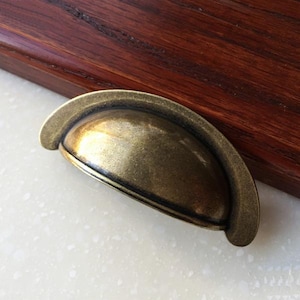 Vintage Style Drawer Pull Dresser Pulls Knobs Handles Hardware Shell Cup Antique Bronze Retro Classic Cabinet Pulls Kitchen Handles