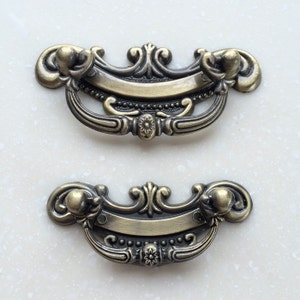 2" 2.5" French Style Shabby Chic Bail Dresser Drawer Pulls Handles/ Antique Bronze Drop Cabinet Pull Handle Knobs Furniture Hardware 50 64MM