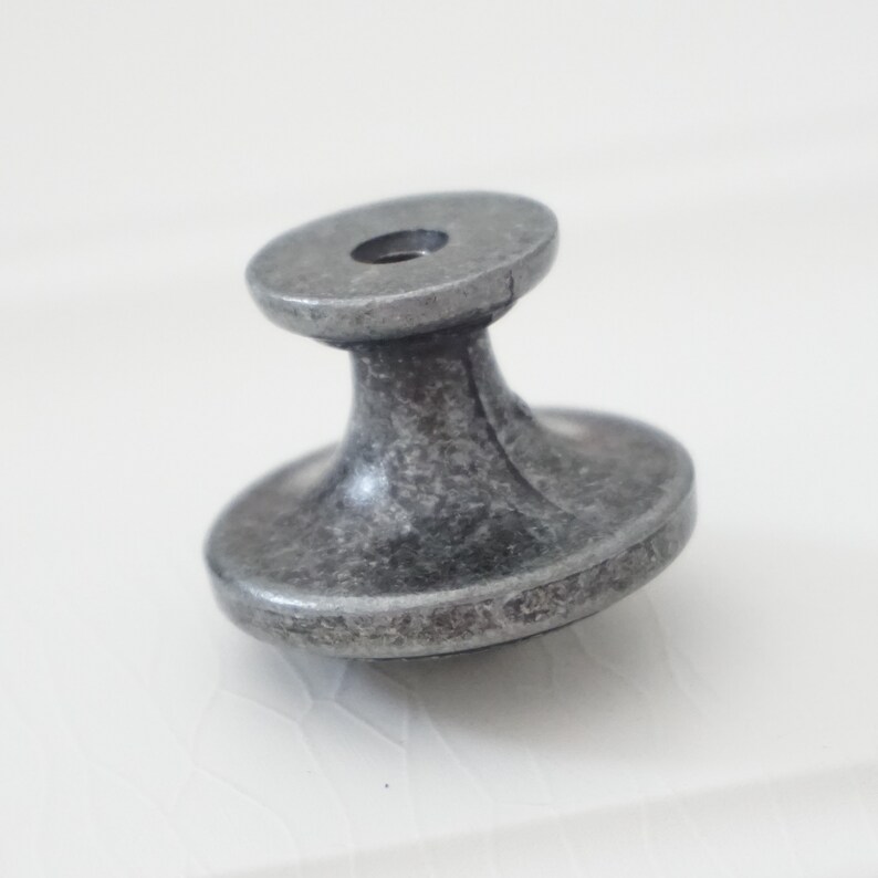 Antique Silver Pewter Kitchen Cabinet Door Knob Handle Dresser Knob Drawer Knobs Pulls Handles Rustic Furniture Decorative Knobs