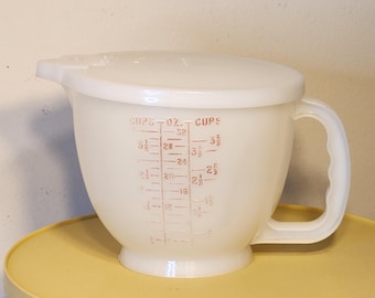Vintage Tupperware 4 Becher Messkrug mit roter und blauer Beschriftung mit Flip Top Deckel Mix N Stor # 1288