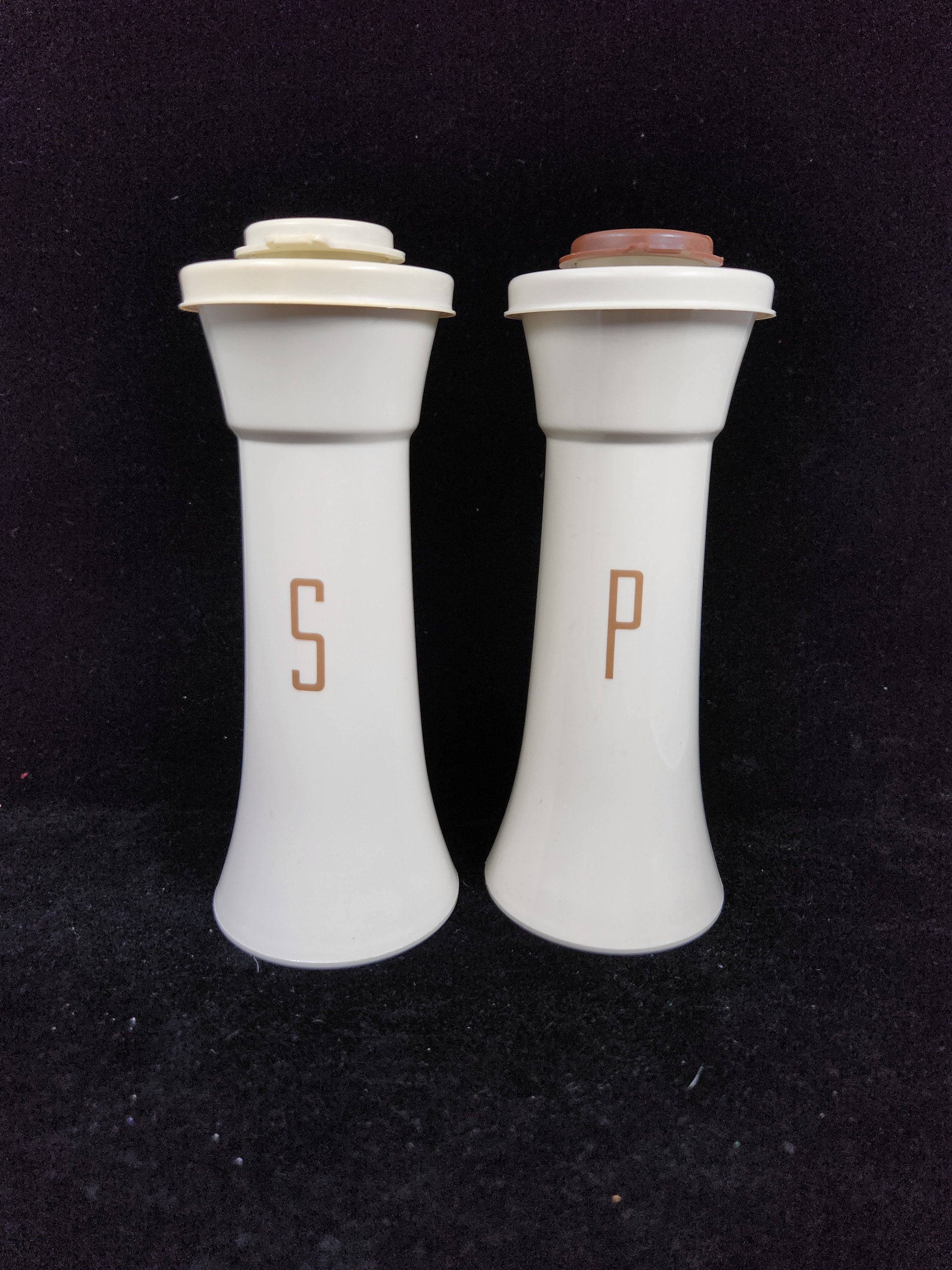  Tupperware Hourglass Salt And Pepper Shaker Lids Large Size:  Home & Kitchen