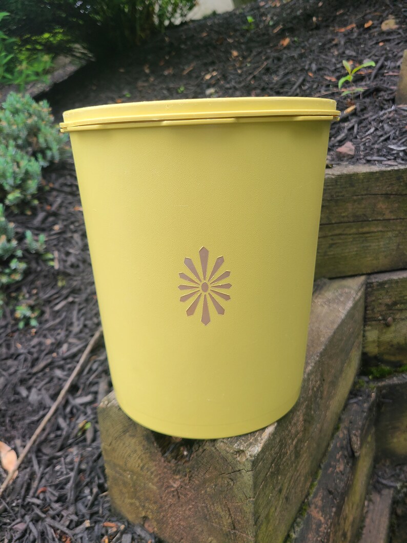 Two Tupperware Harvest Gold Canisters 8057 & 12047 With Etsy