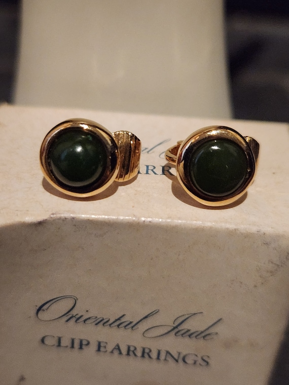 Beautiful 1977 Avon Oriental Jade Clip on Earrings