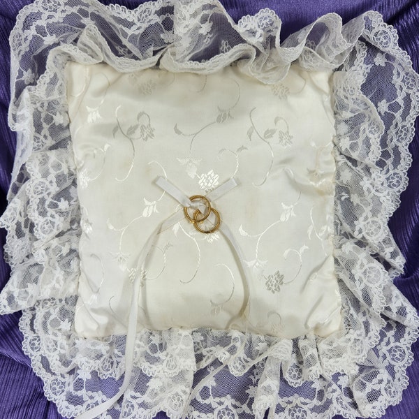 Vintage White Ring Bearer Wedding Day Pillow