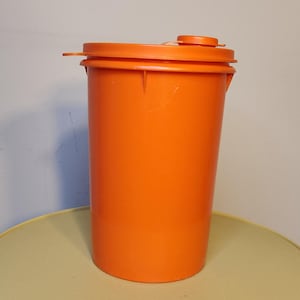 Vintage Orange Tupperware 36 Ounce Handolier Container With Pour All Lid #521
