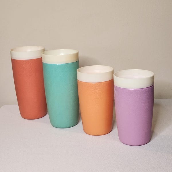 Vier vintage Bolero Therm-O-Ware-bekers van 8 en 12 oz in pastelkleuren Vaatwasmachinebestendige bekers