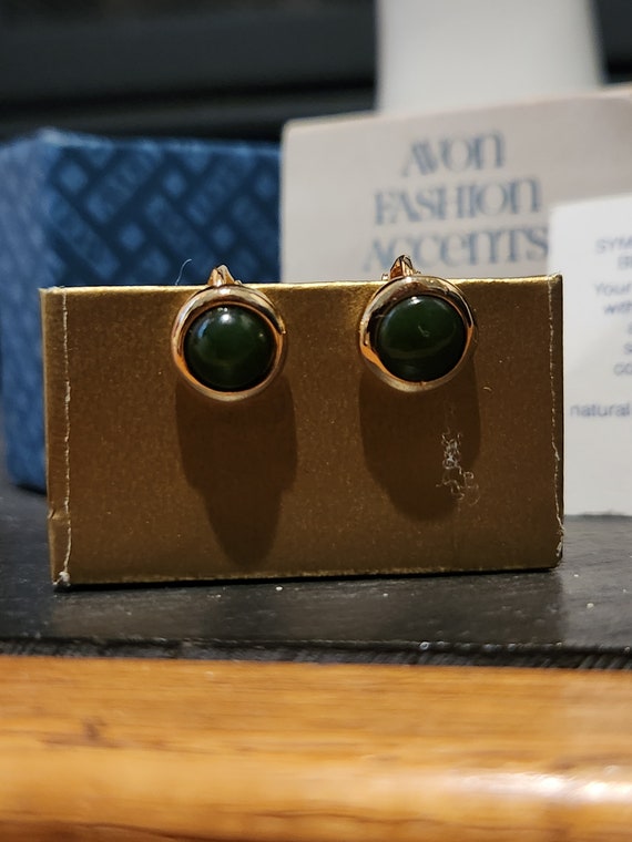 Beautiful 1977 Avon Oriental Jade Clip on Earring… - image 6