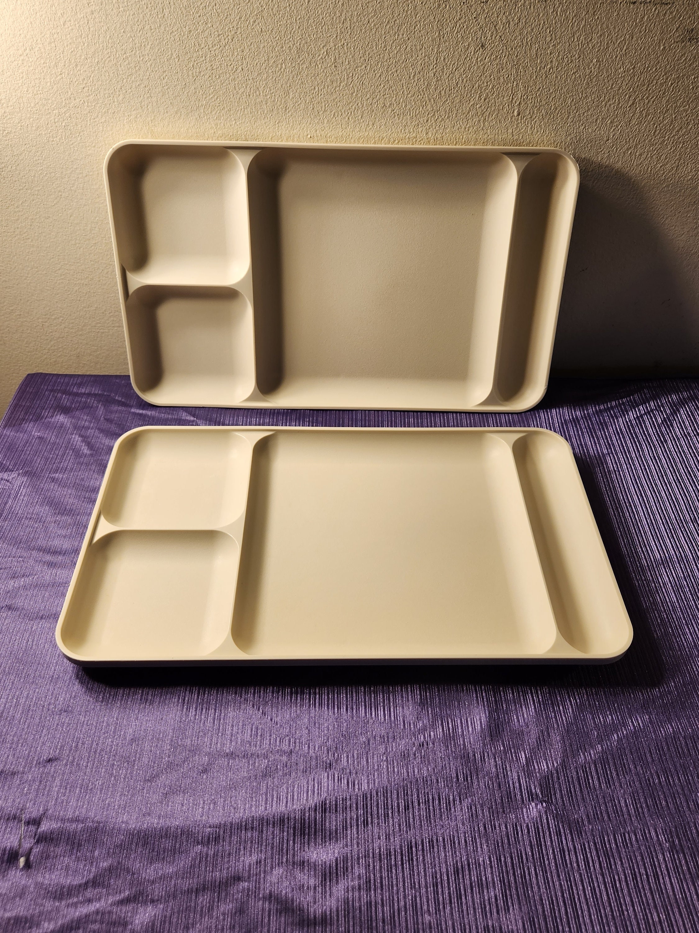 Set 18 Vintage Multi-color SiLite Stackable Lunch Cafeteria Trays