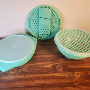Vintage Jadeit Tupperware Reibe Schüssel und Sieb mit Deckeln 786-4 & 339-3 Tupperware Küchenhelfer