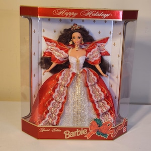 Happy Holidays 1997 Barbie Doll  Christmas Special Edition New in Box 10th Anniversary