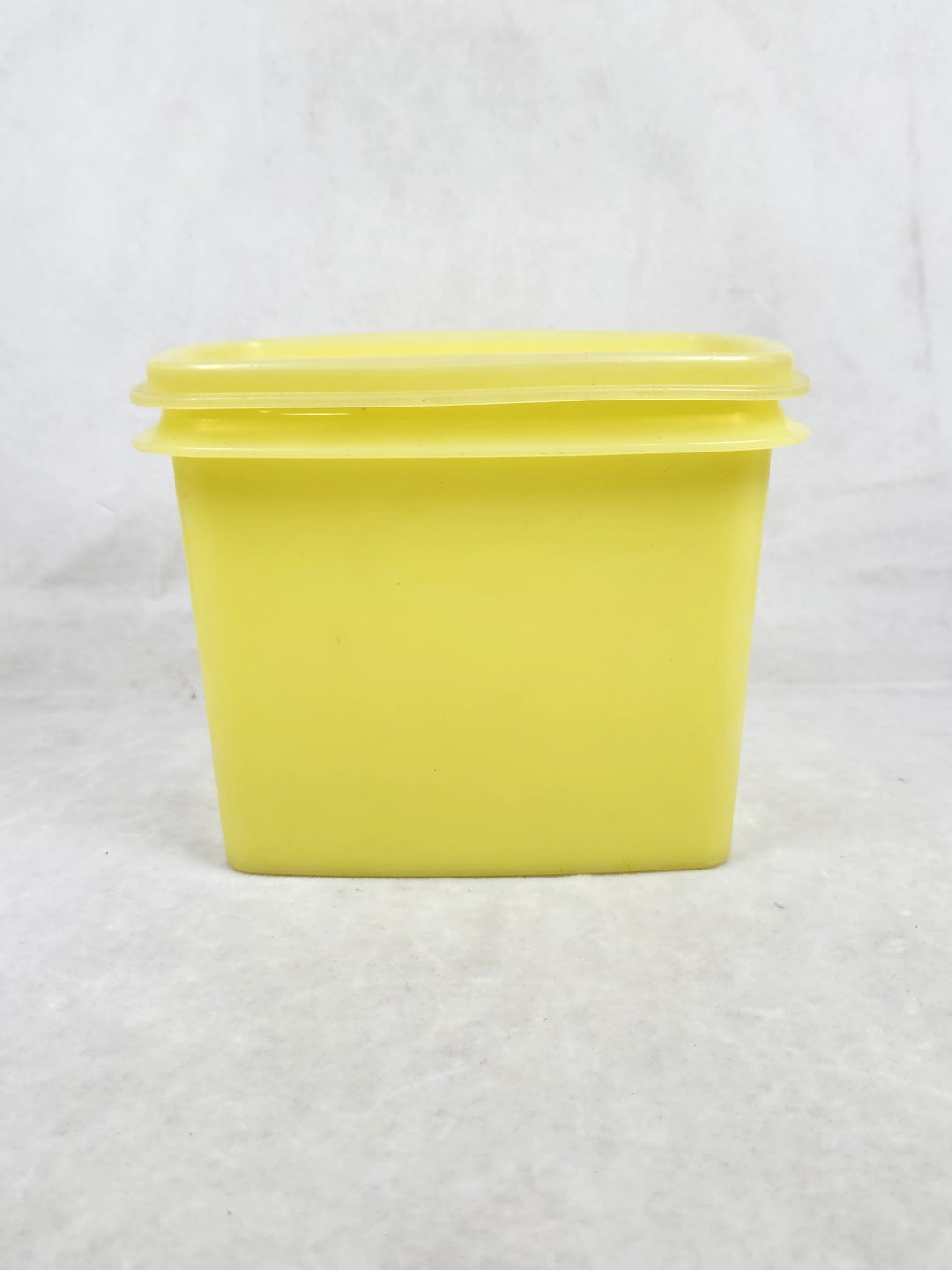 Vintage TUPPERWARE SPACE SAVER 4.5 Inch Tall Storage Container Canister  1243-10