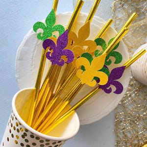 life of the mardi / party straws / Nola bachelorette / Nolarette / Nola bride / New Orleans bachelorette decor / Mardi Gras bachelorette