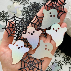 c'est bientôt arrivé / confettis par 50 / baby shower d'Halloween / un bébé est en train de préparer / Je sens un enfant / future maman / laisse aller les goules