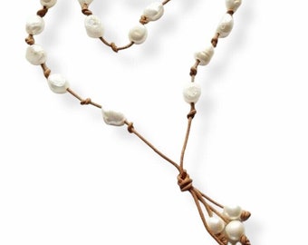 Colar de couro com pérolas barrocas: borla de pérolas de água doce