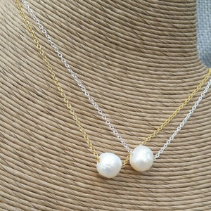 Pearl Bridesmaid jewelry - floating 10 mm white pearl chain necklace, delicate dainty choker