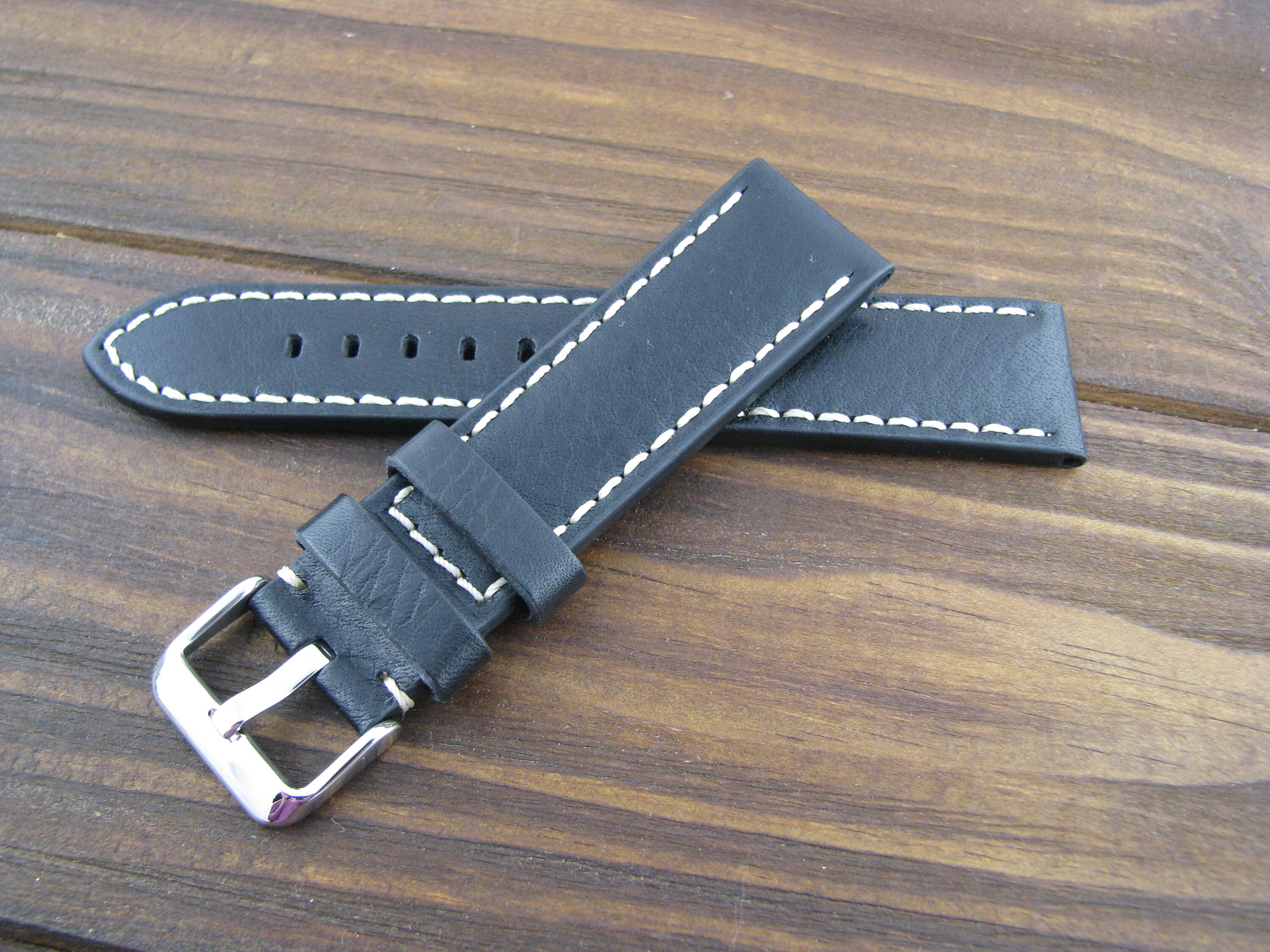 Watchband. Bracelet for Watches. Strap. Bracelet. New, Leather. Black