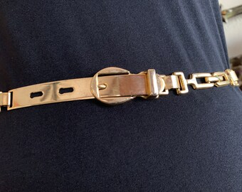 Vintage gold metallic and red stretch belt with geometric clasp