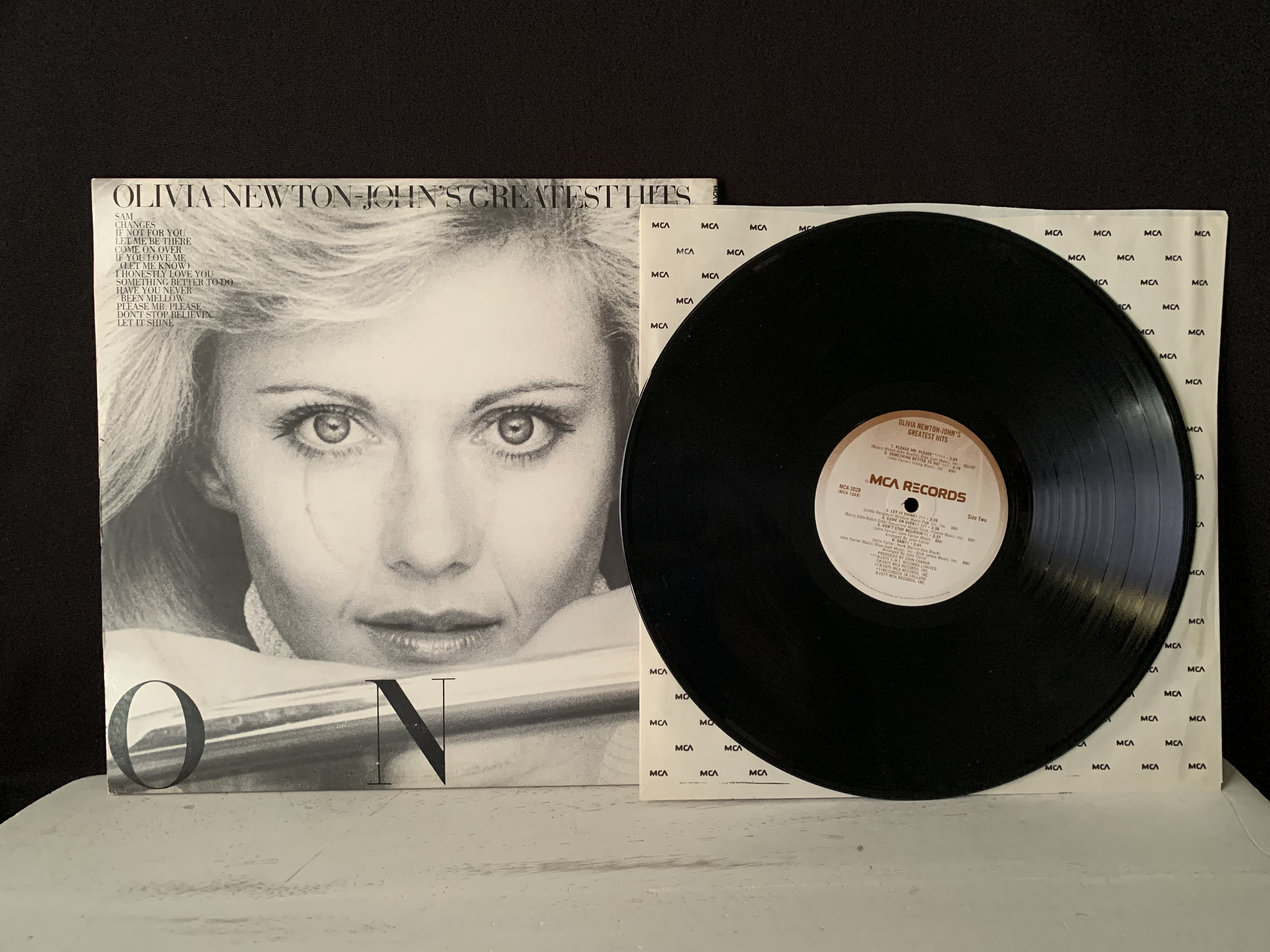 Vintage OLIVIA NEWTON John's “greatest Hits” Album With Gatefold