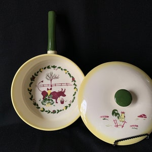 1950s Round Covered Casserole by Brock of CALIFORNIA FARMHOUSE YELLOW