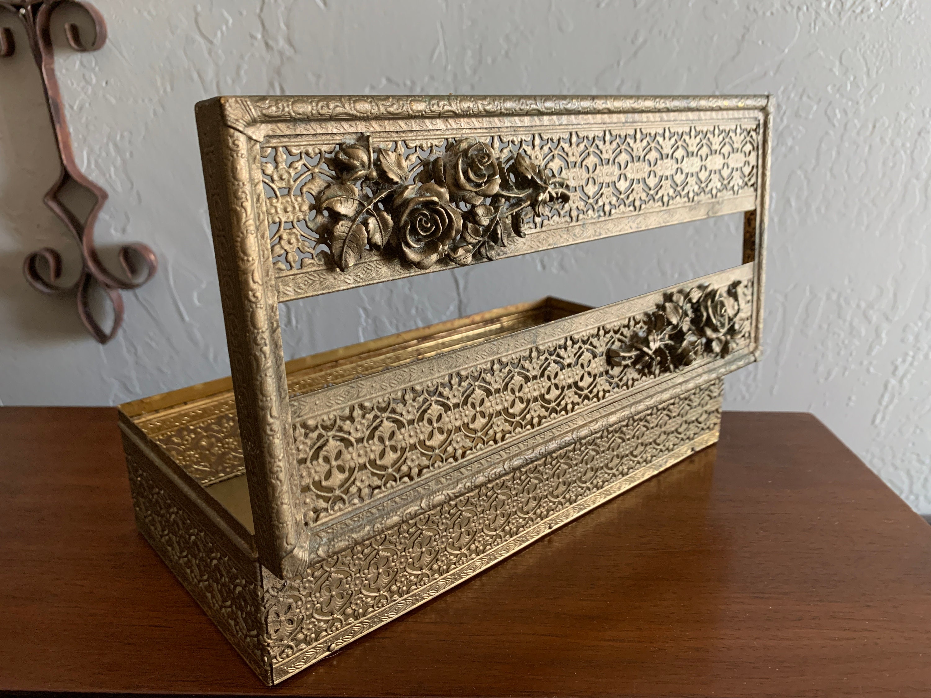 Vintage MATSON Stylebuilt Era Gold Plated Facial Tissue