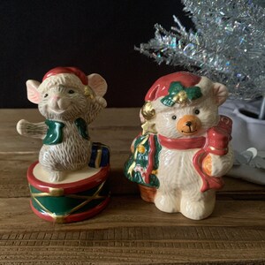 Adorable Fitz & Floyd Omnibus Salt and Pepper Shakers 1995