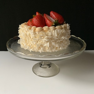 JEANETTE Clear Glass Cake Stand Musical Lyre Pattern