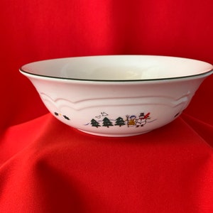 PFALTZGRAFF  ‘Snow Village’  1 QT Serving Bowl