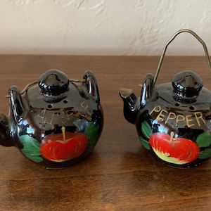 Black Stock Pot/Cauldron Shakers
