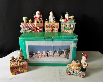 Exhibición de mesa iluminada de tren de 5 elfos de Papá Noel de cerámica vintage