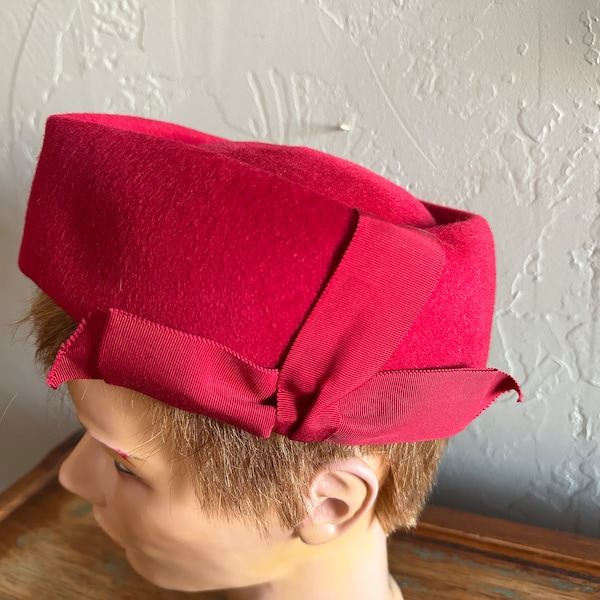 Chapeau Glenover Faun Tra Felt rouge foncé 1960 HENRY POLLACK Inc NY 100 % laine Taille L