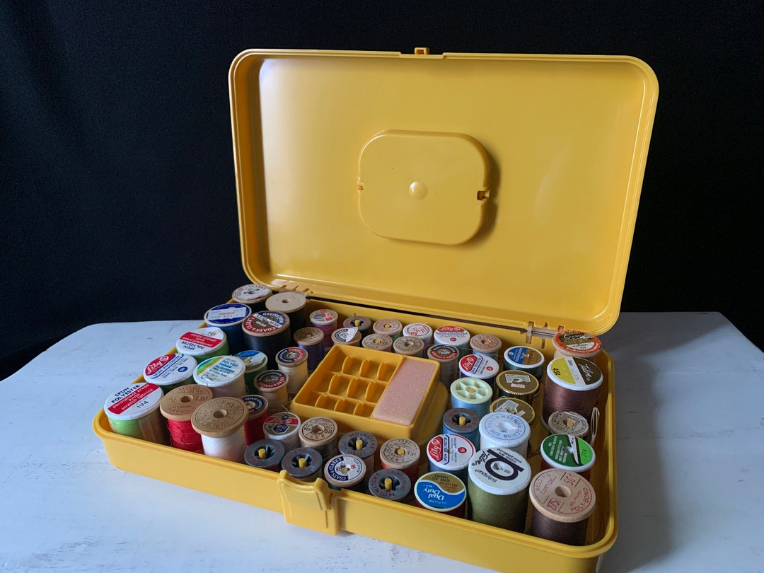 Vintage WILSON WILHOLD Plastic Sewing Box Harvest Gold Full of Spools