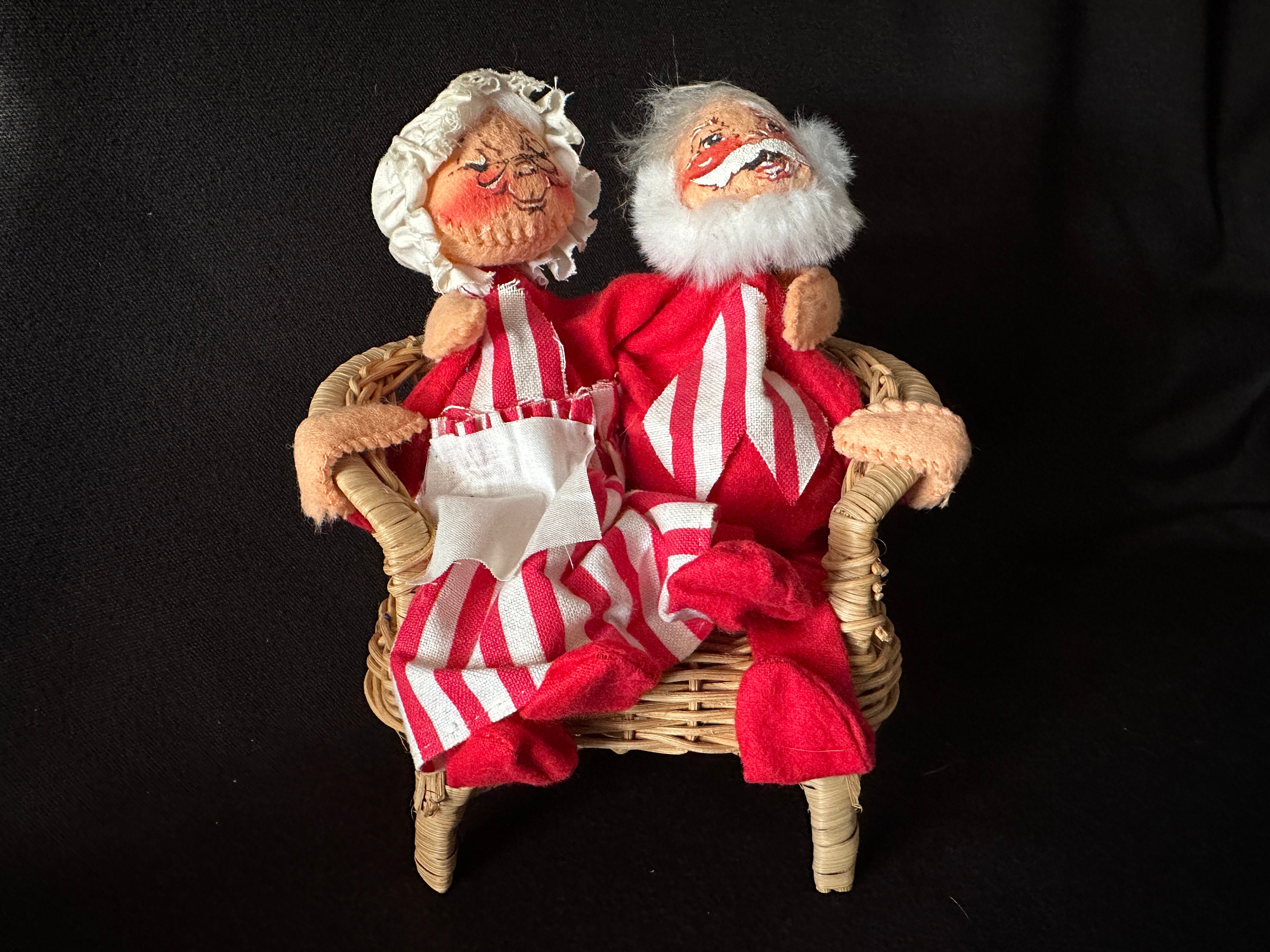 Annalee santa and mrs claus dolls 2025
