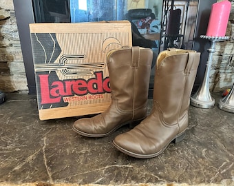 Botas vaqueras Laredo Roper en piel color topo/beige – Talla 8.5 D