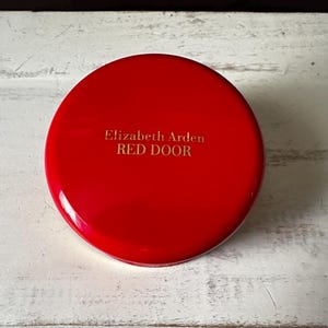 RED DOOR Perfumed Dusting Powder By Elizabeth Arden 2.6 oz