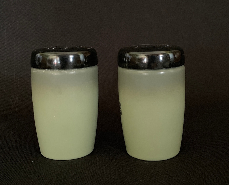 West Bend Aluminum Salt /& Pepper Shakers