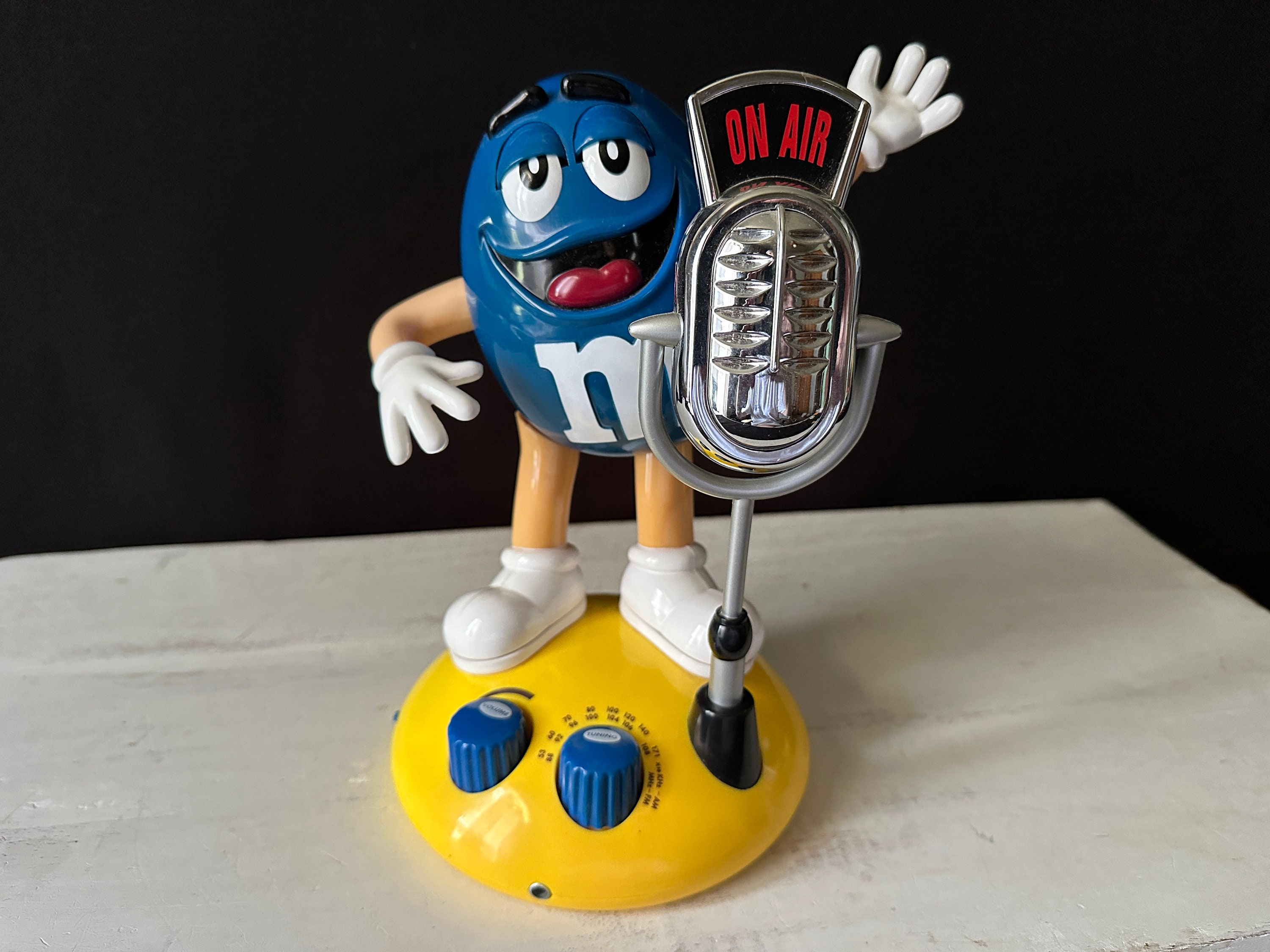 m&m'sラジオ M&m's BLUE Animated AM/FM Radio W/built in Speaker Talking