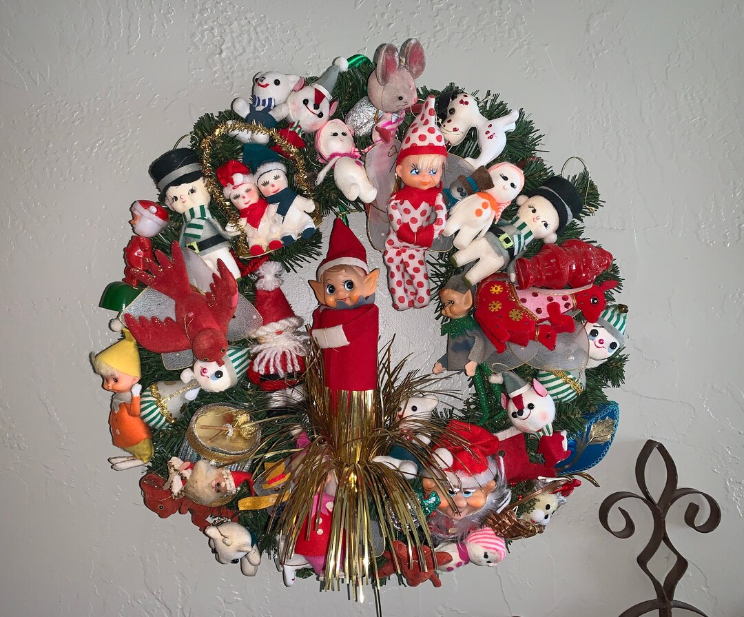 DIY Holiday Door WREATH WITH 37 Vintage Tree Ornaments Attachedstunning ...