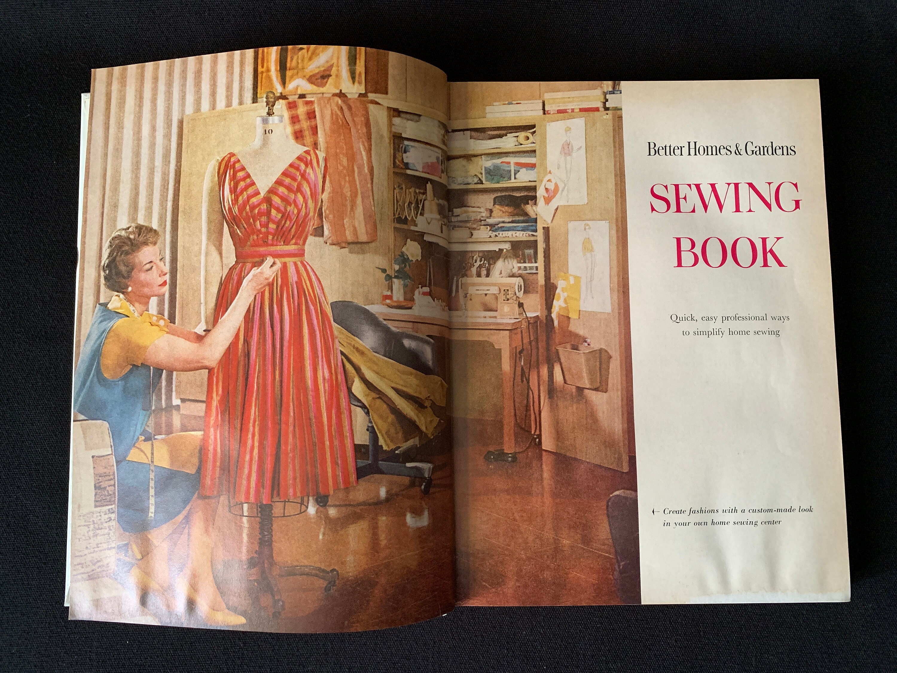 Vintage Better Homes and Gardens 1961 Sewing Book (R145)