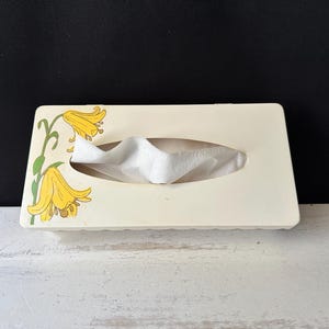 MCM Plastic Tissue Box Holder With Beautiful Yellow Lilly Floral Pattern